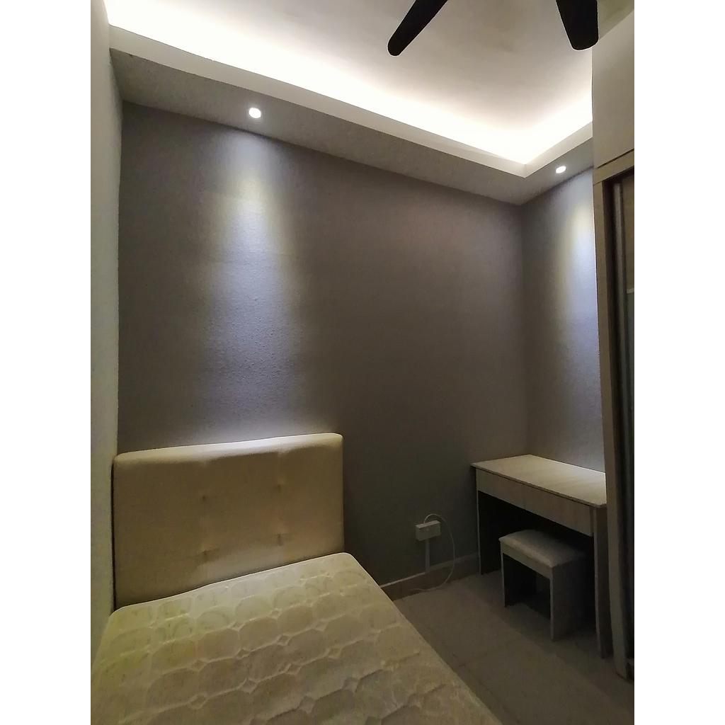 Room Plus DM1802R3  