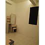Room Plus CHSE122R5 Private Room with Queen Bed
