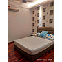 Room Plus CHSE133R3 Private Room with Queen Bed